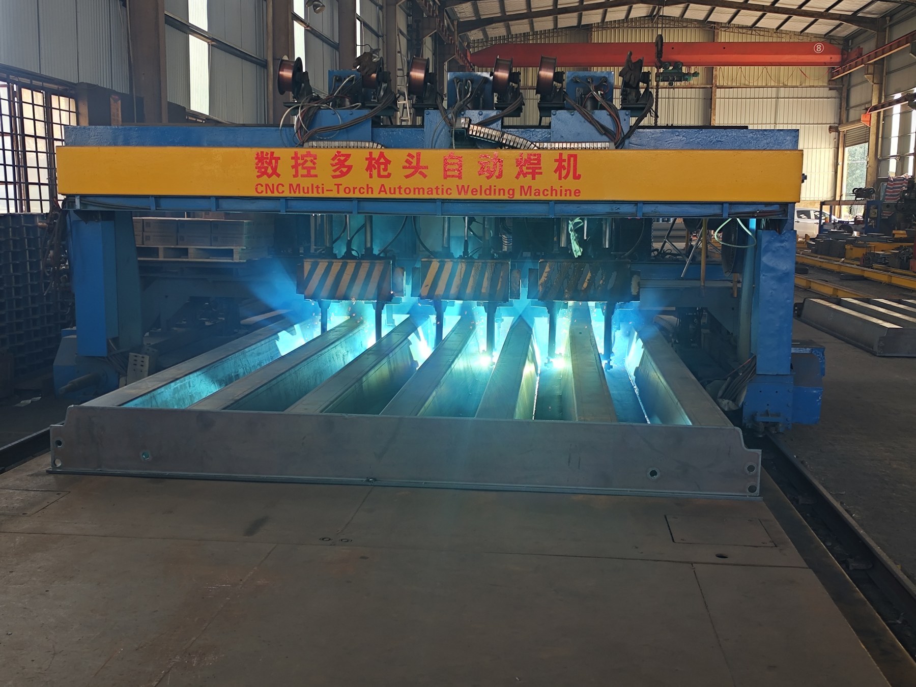 Automatic welding equipment at KEDA's factory